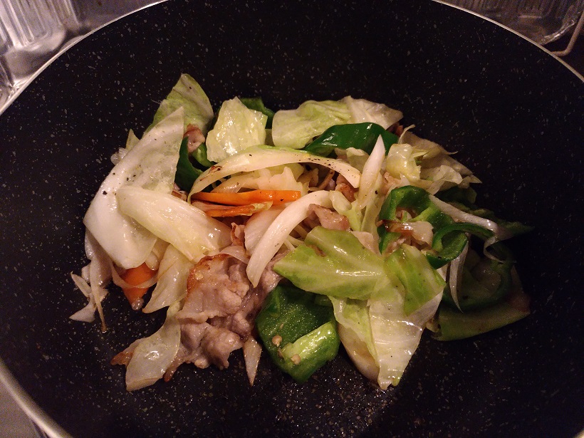 まかないの定番「肉野菜炒め」