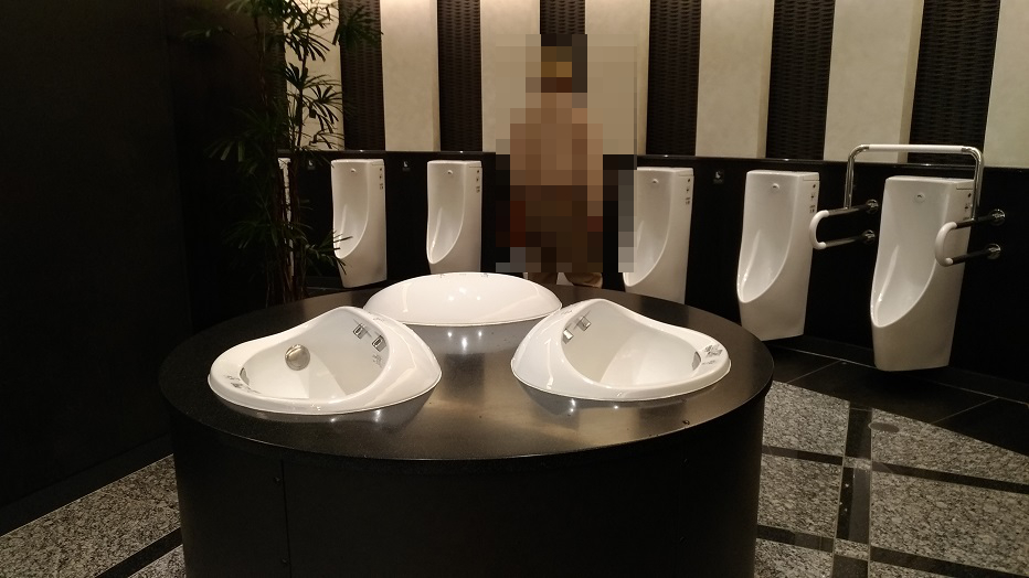 福岡競艇場の3階指定席のトイレ