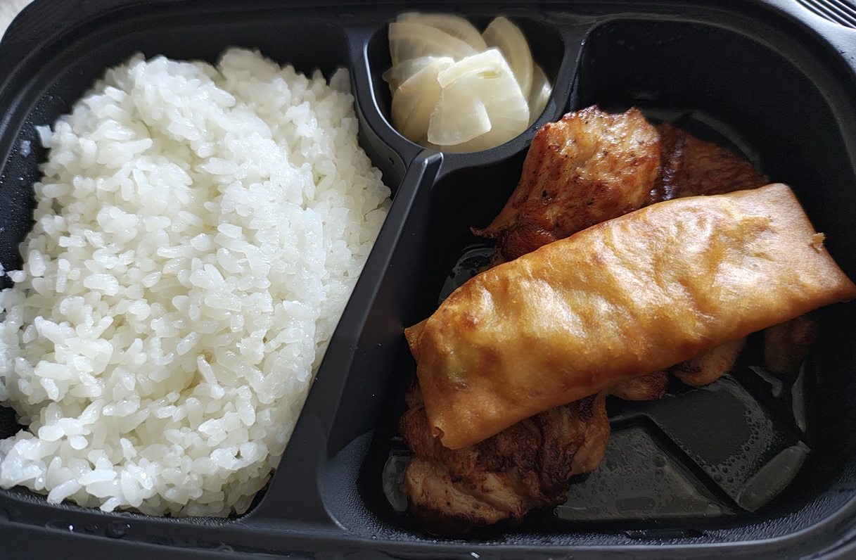 ガスト「若鶏スパイス焼き＆春巻き弁当」