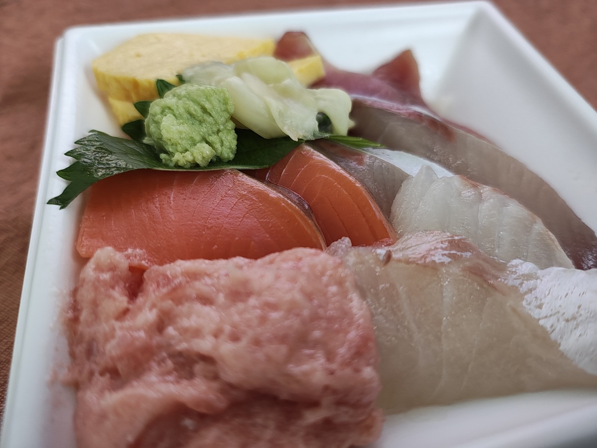 磯丸水産テイクアウト「磯丸5色丼」