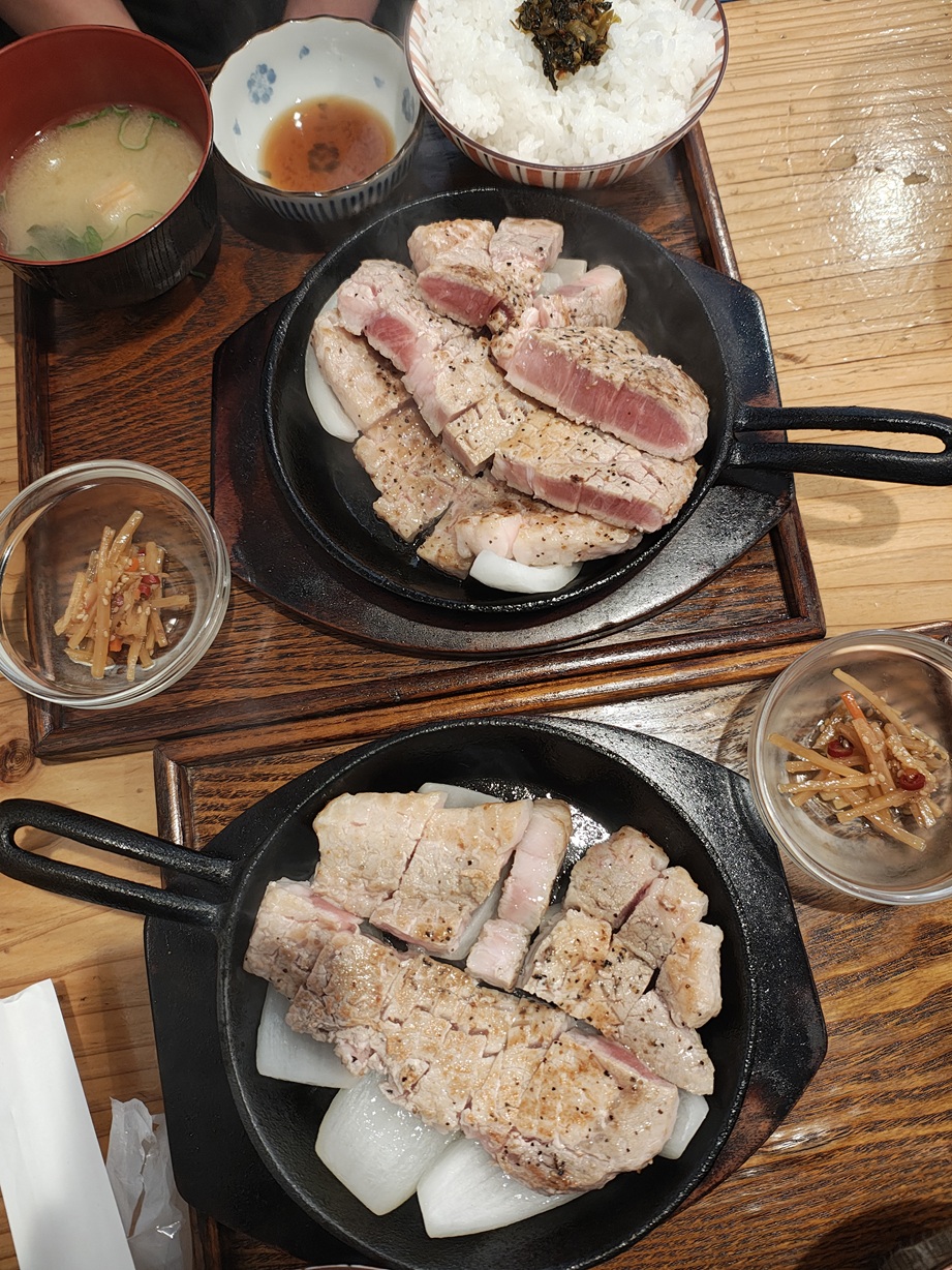 十一の豚ステーキ（レギュラーとラージ）