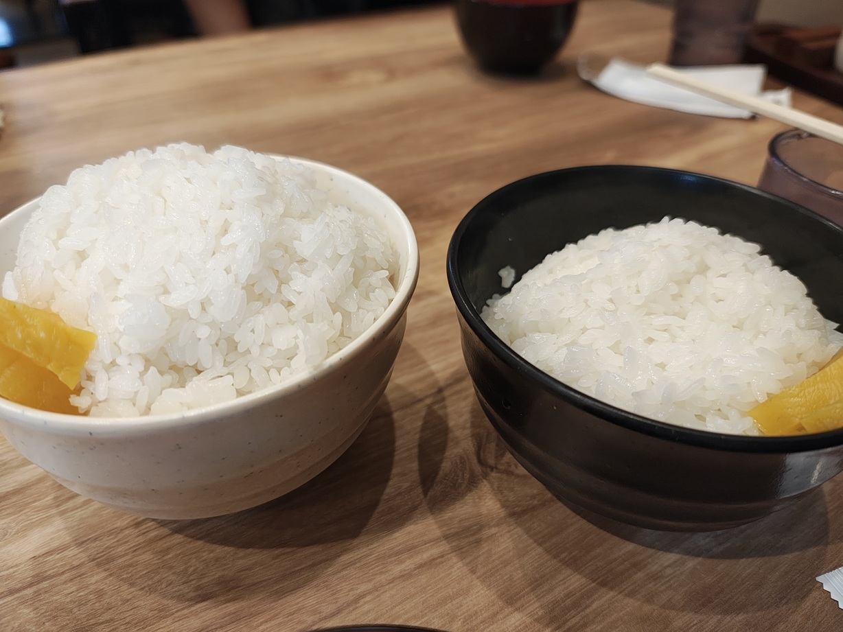 福岡市赤坂のびっくり亭のご飯の中と大